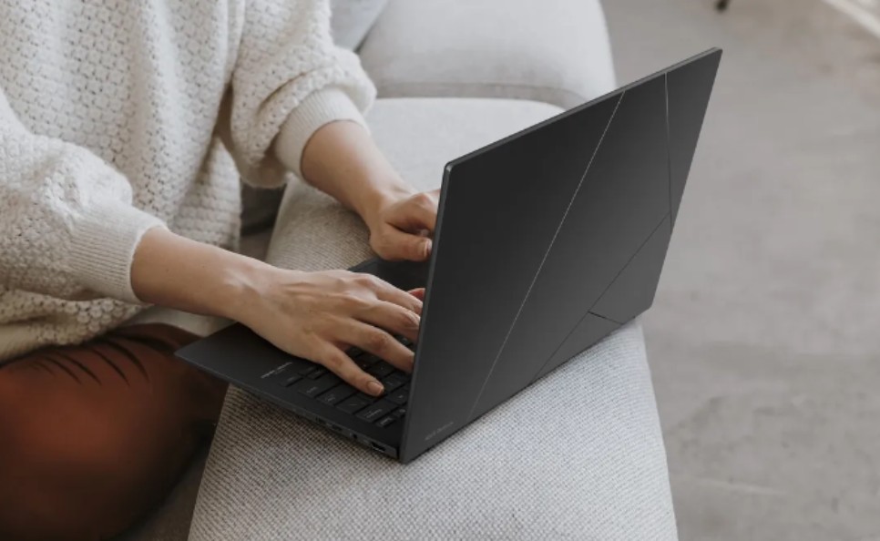 ASUS Zenbook 14 là dòng laptop AI siêu mỏng nhẹ