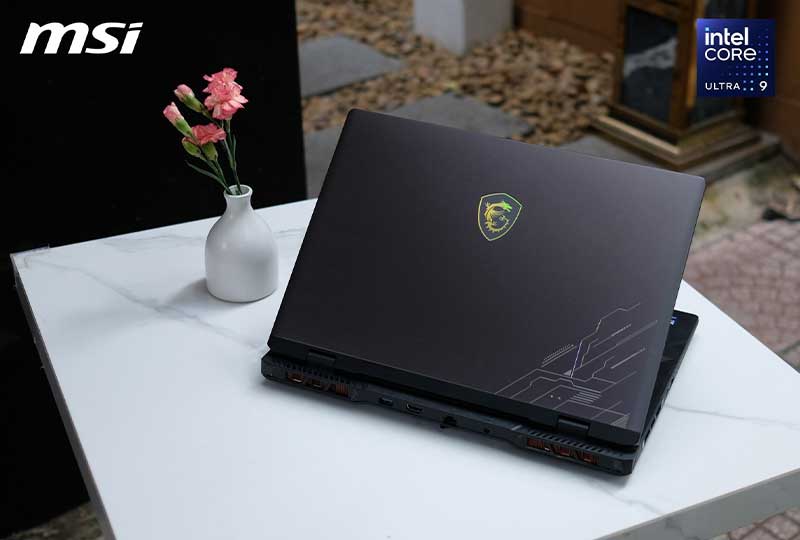 Trải nghiệm laptop MSI Crosshair 16 HX AI D2XW
