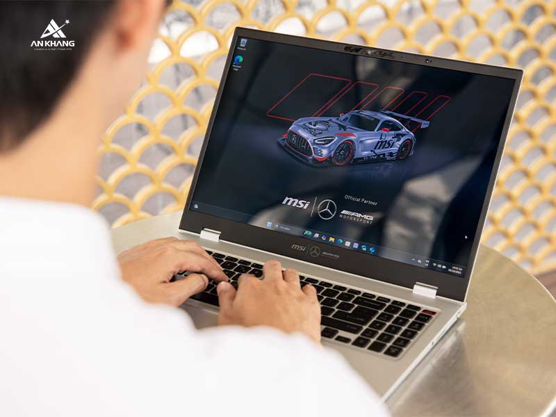 MSI Prestige 16 AI+ Mercedes-AMG Motorsport trang bị màn hình OLED UHD+ ấn tượng
