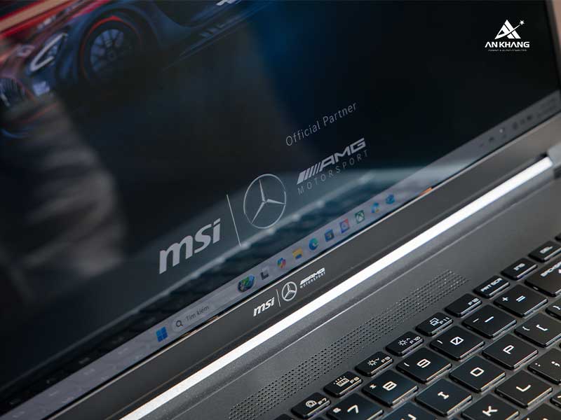 MSI Stealth A16 AI+ Mercedes-AMG Motorsport với màn hình OLED 240Hz ấn tượng
