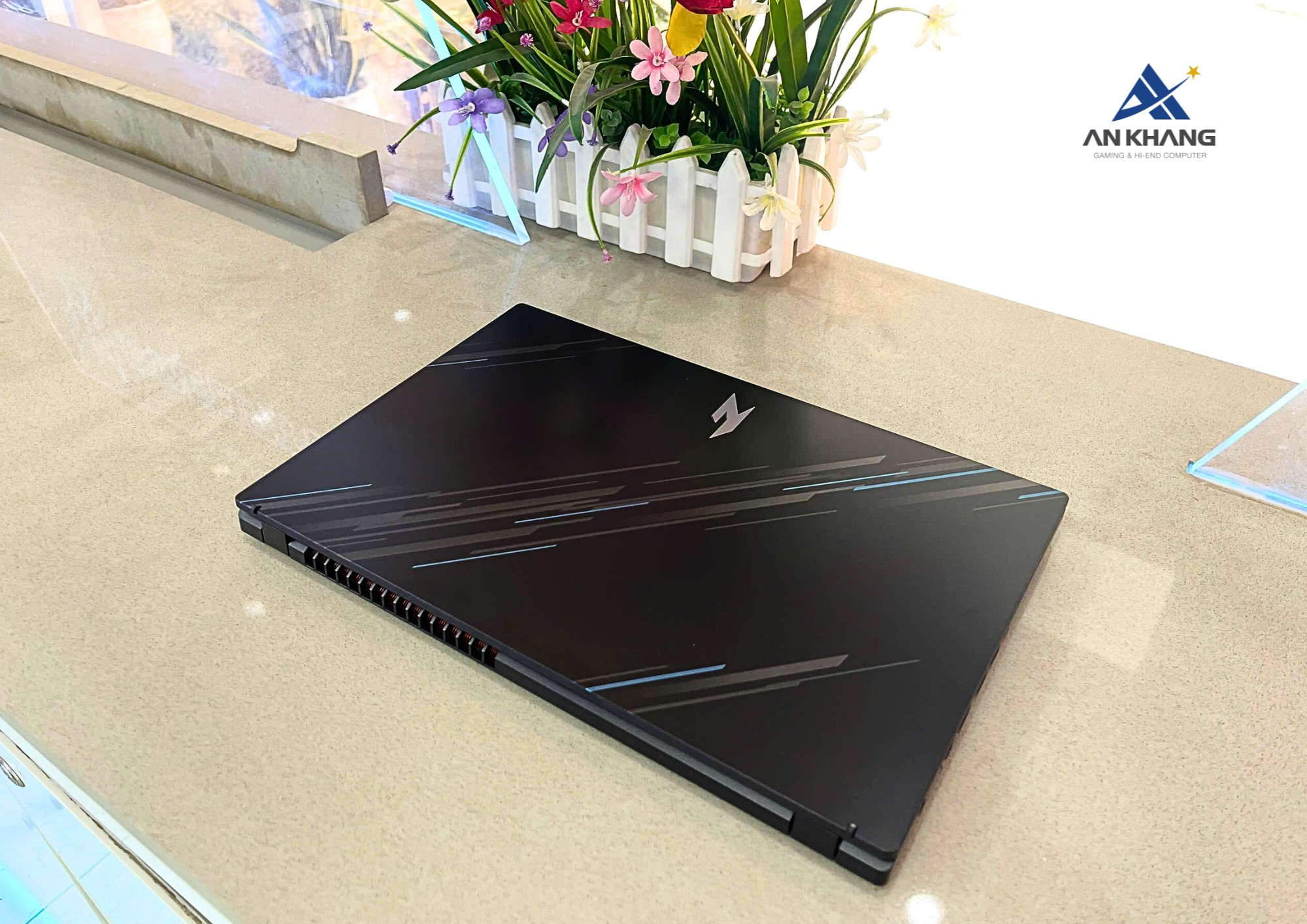 Acer Nitro V 15-51 với thời lượng pin đủ dùng